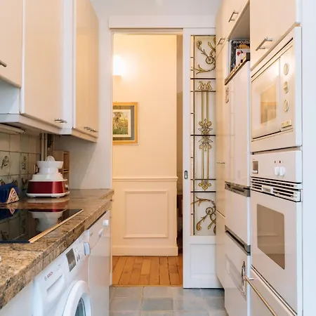 Stylishly Decorated 2bd Montmatre! 公寓