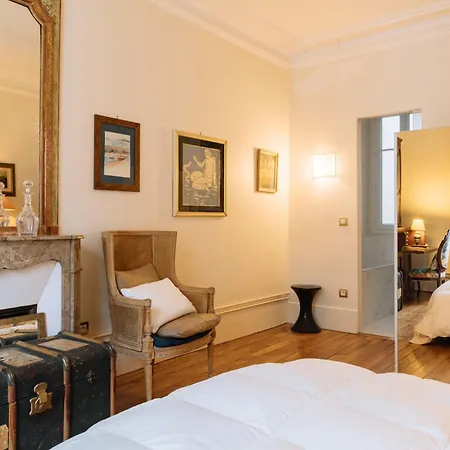 Stylishly Decorated 2bd Montmatre! * 巴黎
