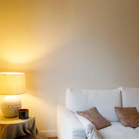 Daire Stylishly Decorated 2bd Montmatre!
