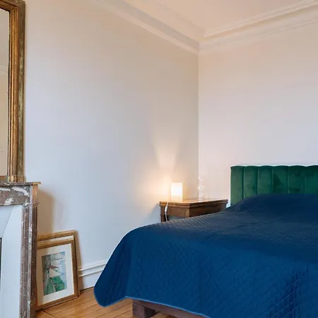 Stylishly Decorated 2bd Montmatre! Apartman Párizs