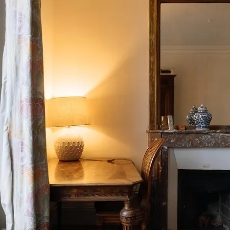 Stylishly Decorated 2bd Montmatre! Paris