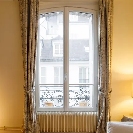 Daire Stylishly Decorated 2bd Montmatre!
