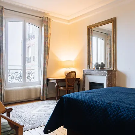 Stylishly Decorated 2bd Montmatre! Daire Paris